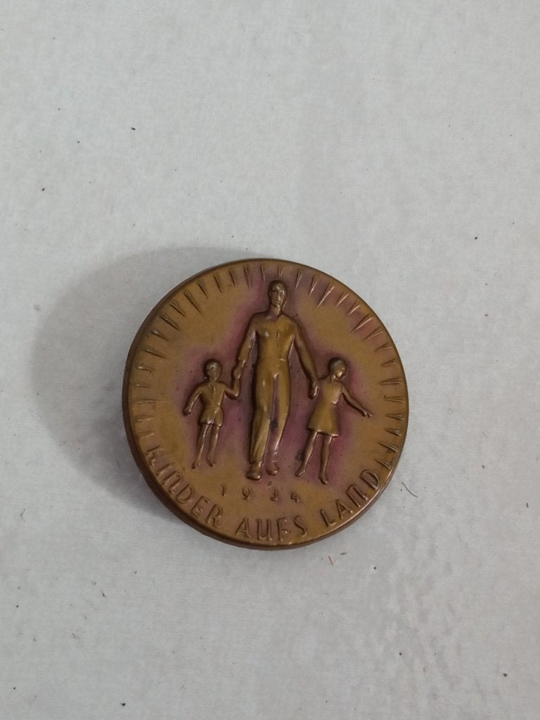 Militaria Allemand WW2 Insigne "Les enfants à la campagne", Collections, Envoi, Autres, Ruban, Médaille ou Ailes