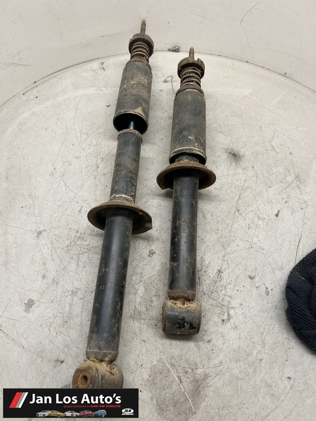 Audi 80 90 coupe B2 typ 81 85 schokdemper schokbreker achter, Gebruikt, -, -, -