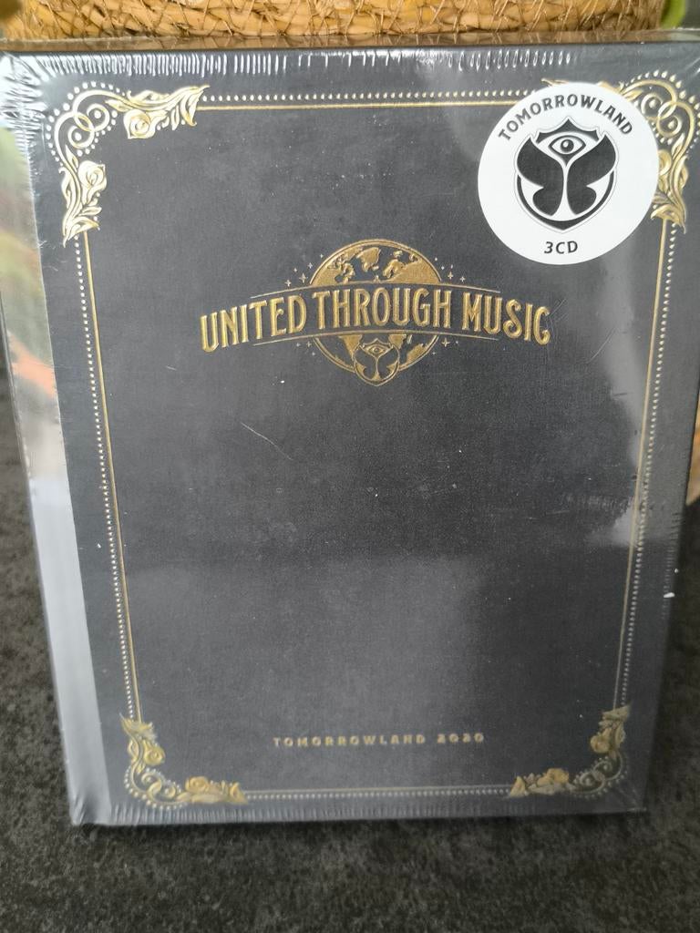 3CD Tomorrowland 2020, United through Music, Nieuw, CD & DVD, Enlèvement ou Envoi, Neuf, dans son emballage