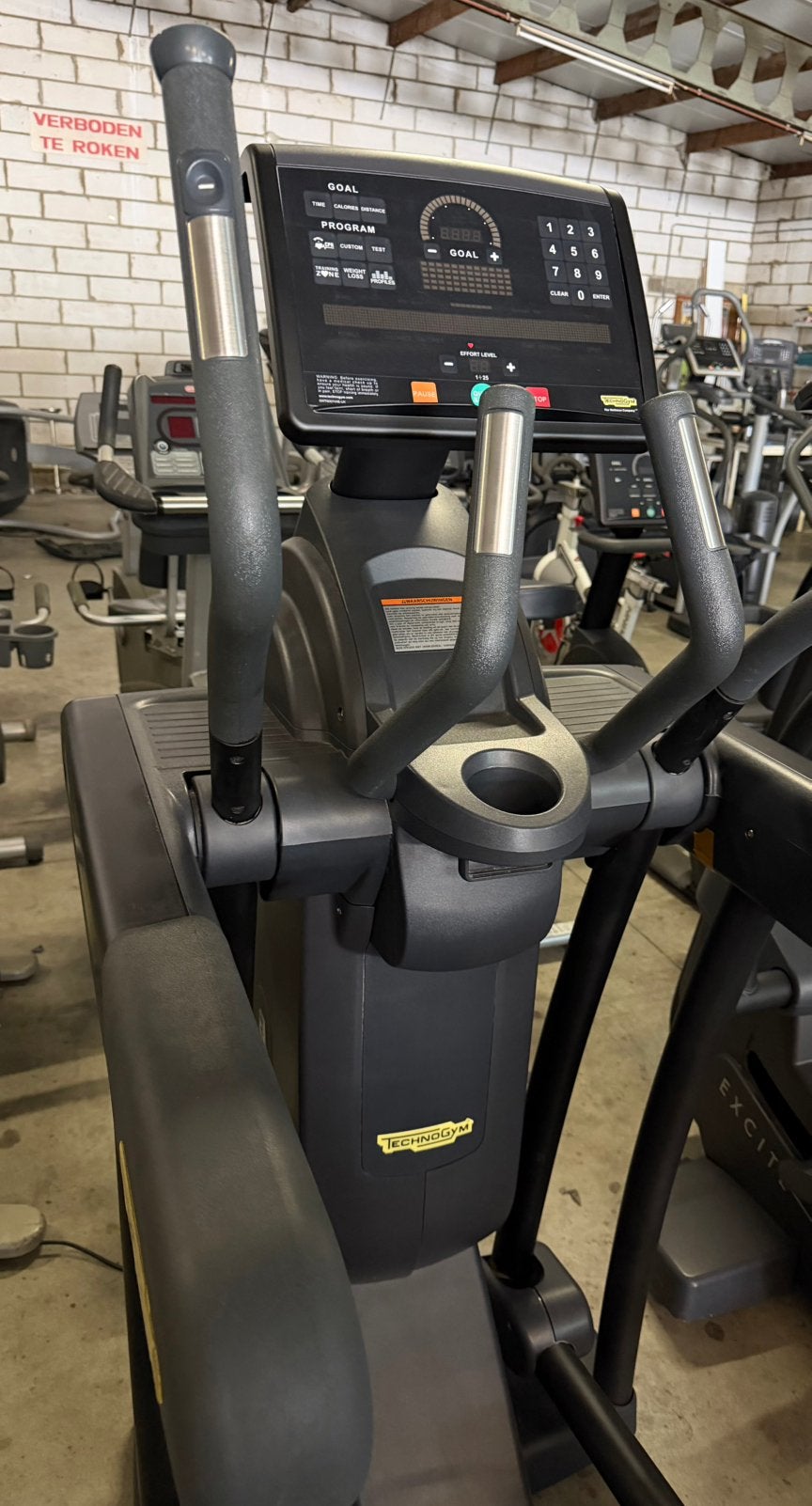 TECHNOGYM EXCITE 700 VARIO CROSS/STEPPER ENTIÈREMENT NOIR, Sports & Fitness, Enlèvement ou Envoi, Comme neuf