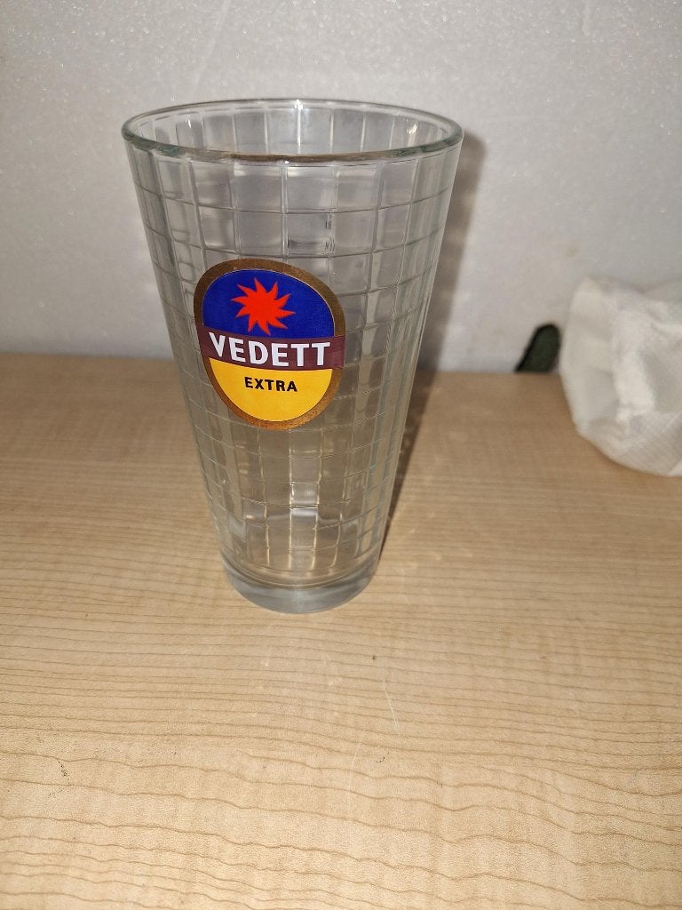 glas Vedett extra, Ophalen of Verzenden, Zo goed als nieuw, Glas, Glas of Glazen