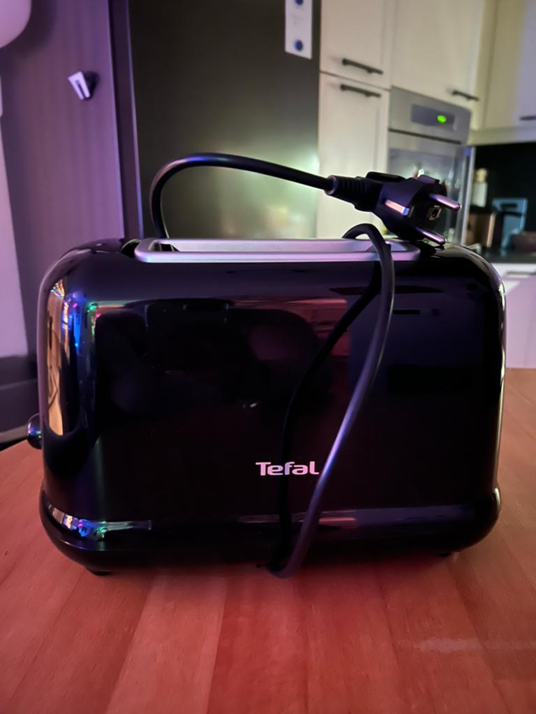 Zeer mooie Broodrooster te koop van het merk Tefal te koop., Elektronische apparatuur, Broodroosters, Ophalen, Nieuw, Uitneembare kruimellade