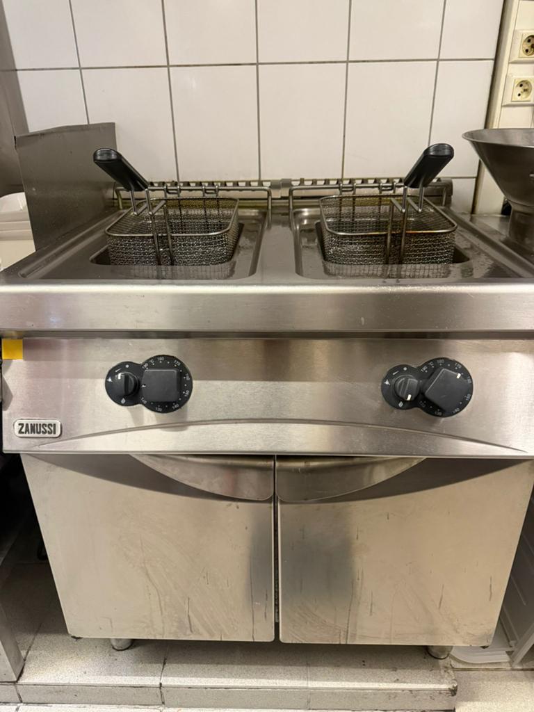 Dubbele friteuse op gas, Ophalen