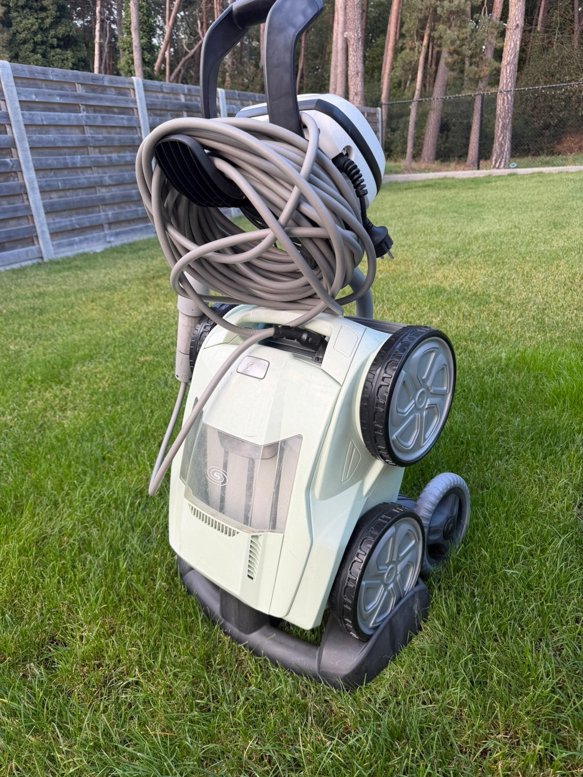 Zodiac zwembadrobot! Werkt niet! Bedieningsunit stuk!, Ophalen, Zo goed als nieuw