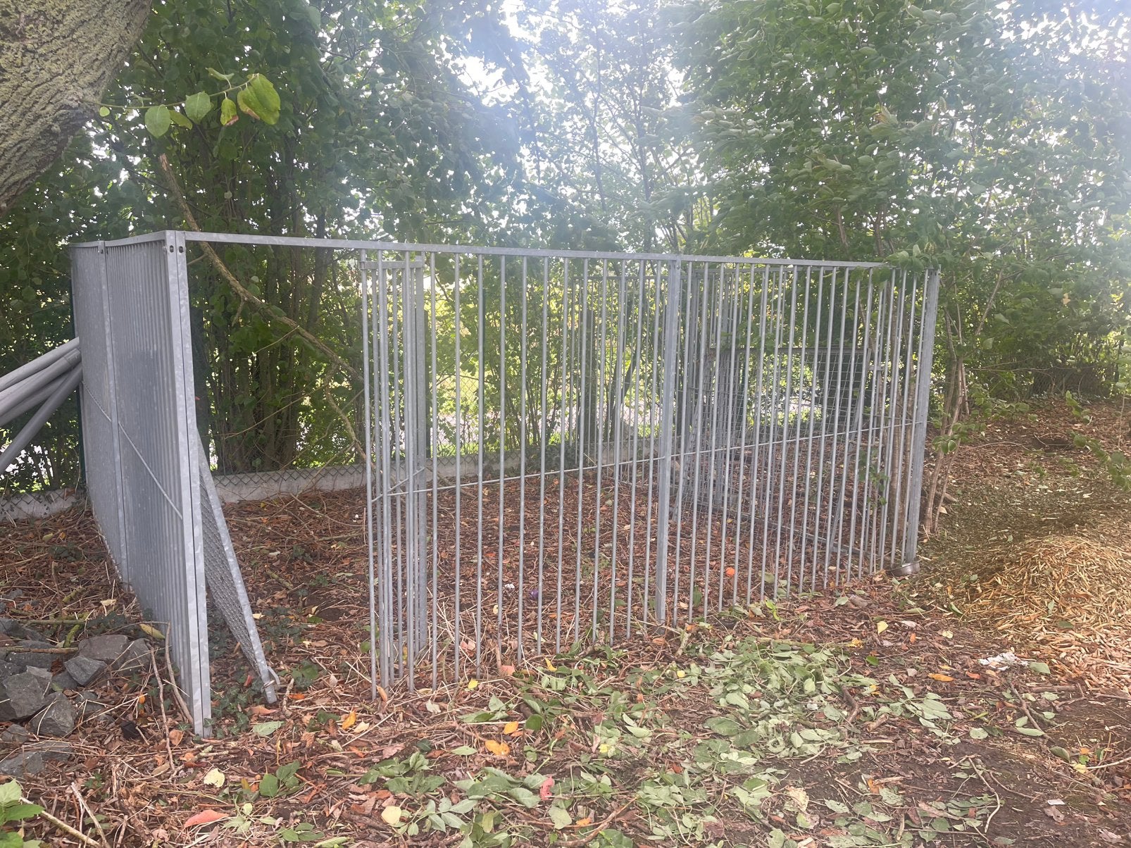 Hondenkennel voor buiten, Ophalen, Met poort, Gebruikt, Spijlenhekwerk