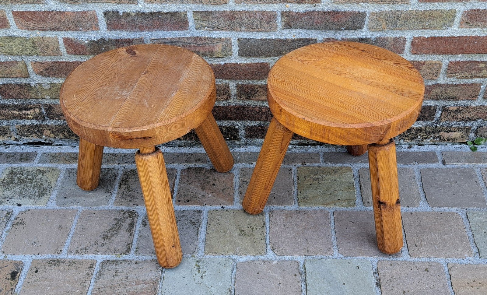Houten krukjes, Ophalen