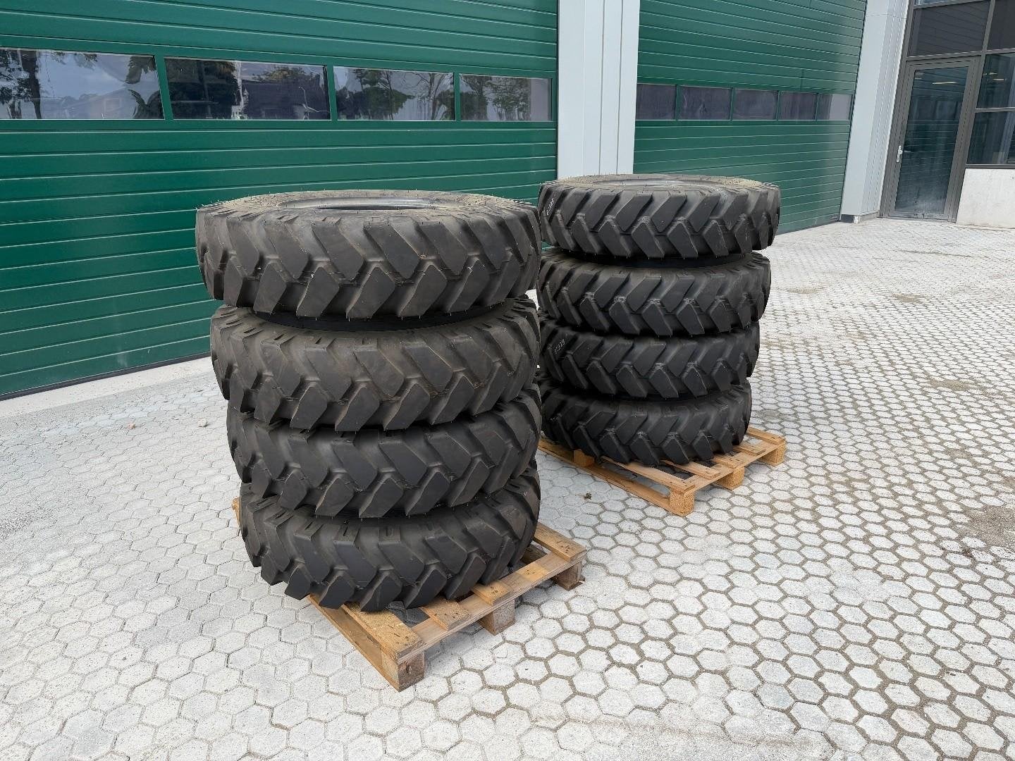 TIRON 10.00 x 20 UNUSED, Nieuw