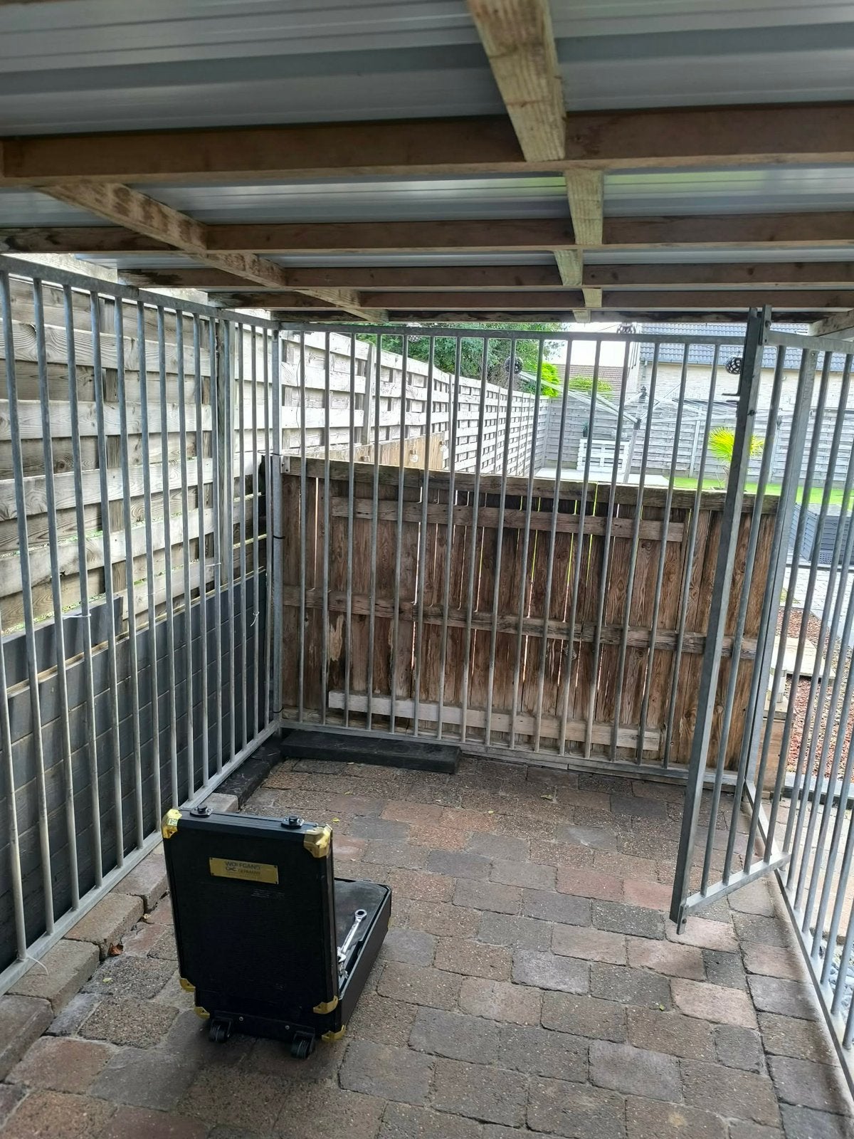 Grote hondenren met hok, Ophalen, Zo goed als nieuw, Hondenhok