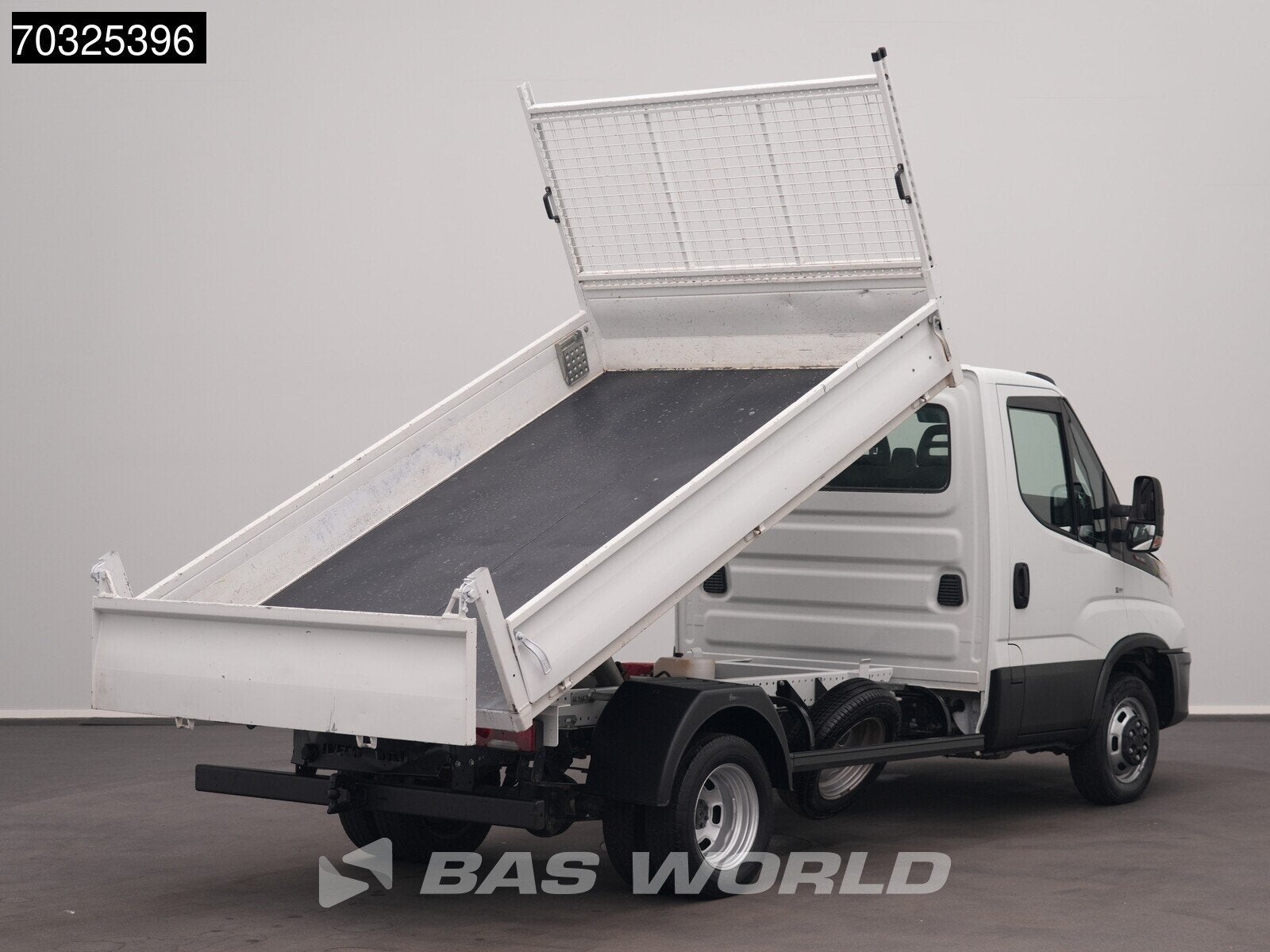 Iveco Daily 35C16 3.0L Kipper Dubbellucht Trekhaak Navi Airc, Stof, Gebruikt, Euro 6, 4 cilinders
