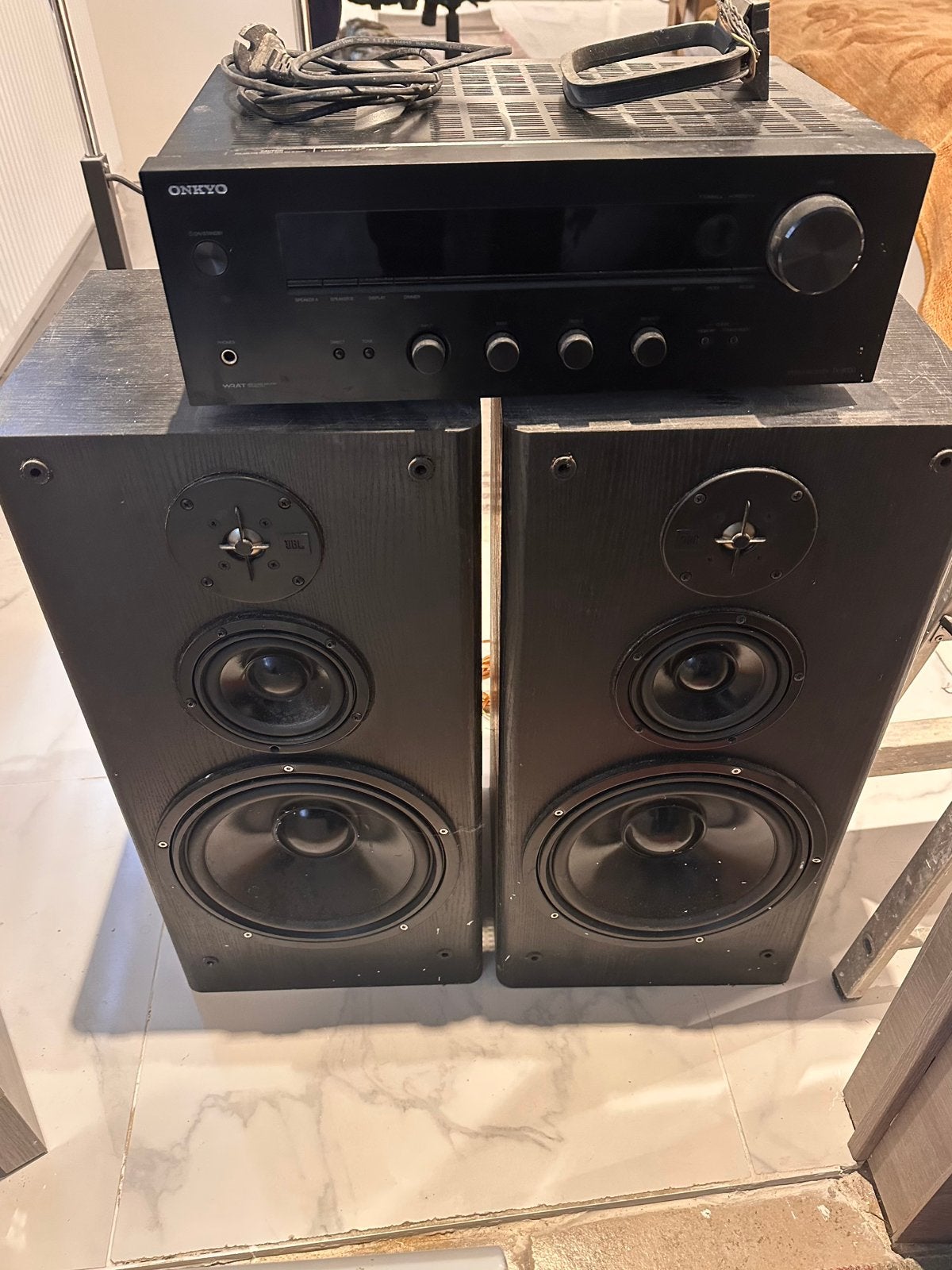 2 enceintes JBL + amplificateur – Bon état, TV, Hi-fi & Vidéo, Enceintes, Enlèvement, Comme neuf, JBL