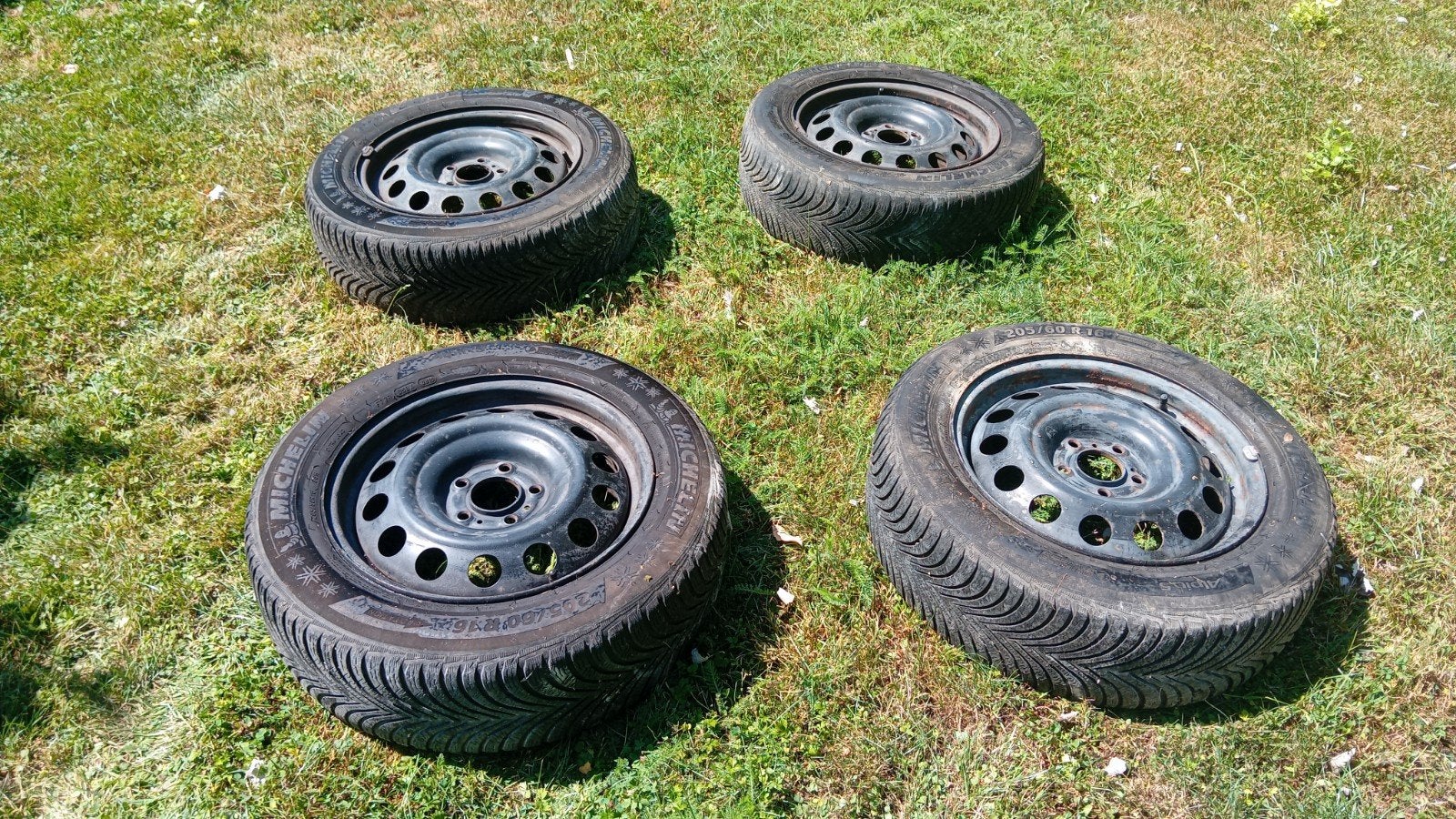 4 roues complètes  Michelin 205 60 16, Autos : Pièces & Accessoires, Pneus & Jantes, Pneus hiver, 16 pouces, Véhicule de tourisme
