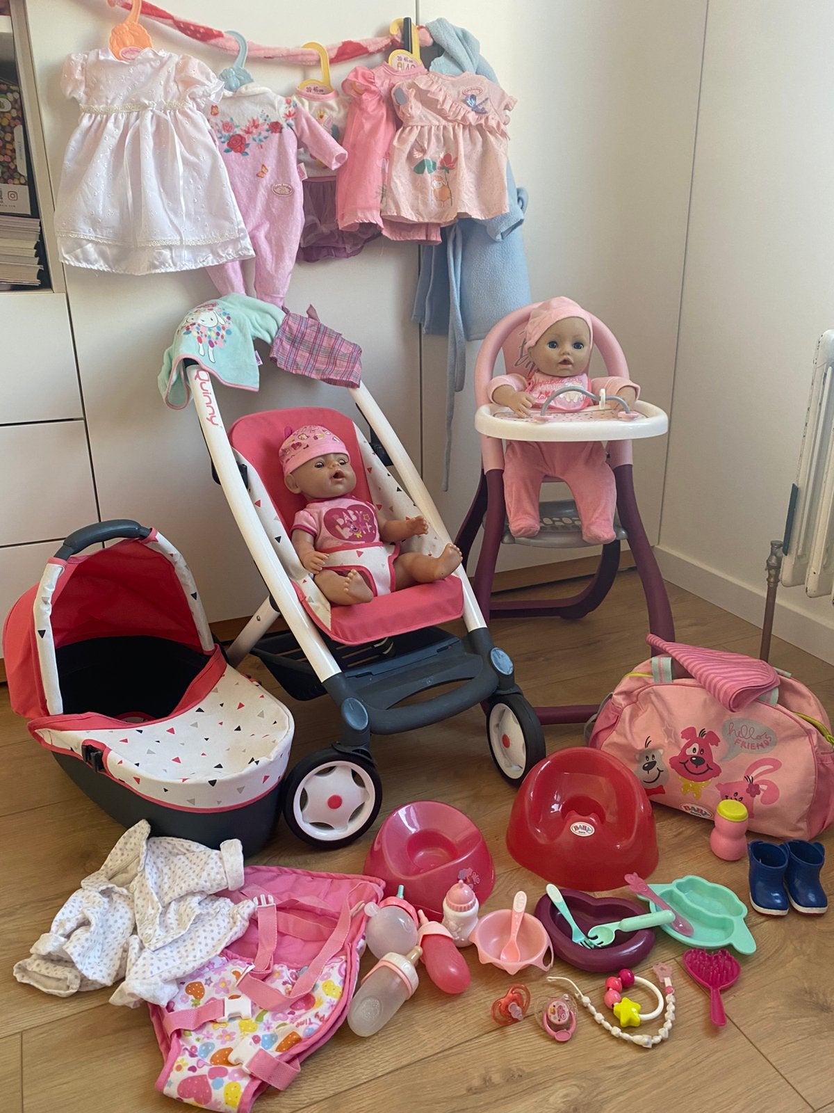Poppen, kinderwagen, poppenstoel en veel meer, Enlèvement, Comme neuf, Baby Pop