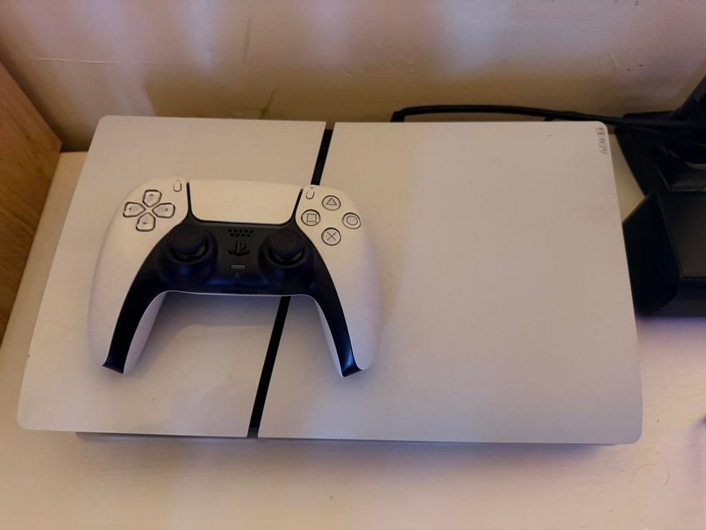PS5 Slim à vendre – État impeccable, Enlèvement, Comme neuf, Playstation 5