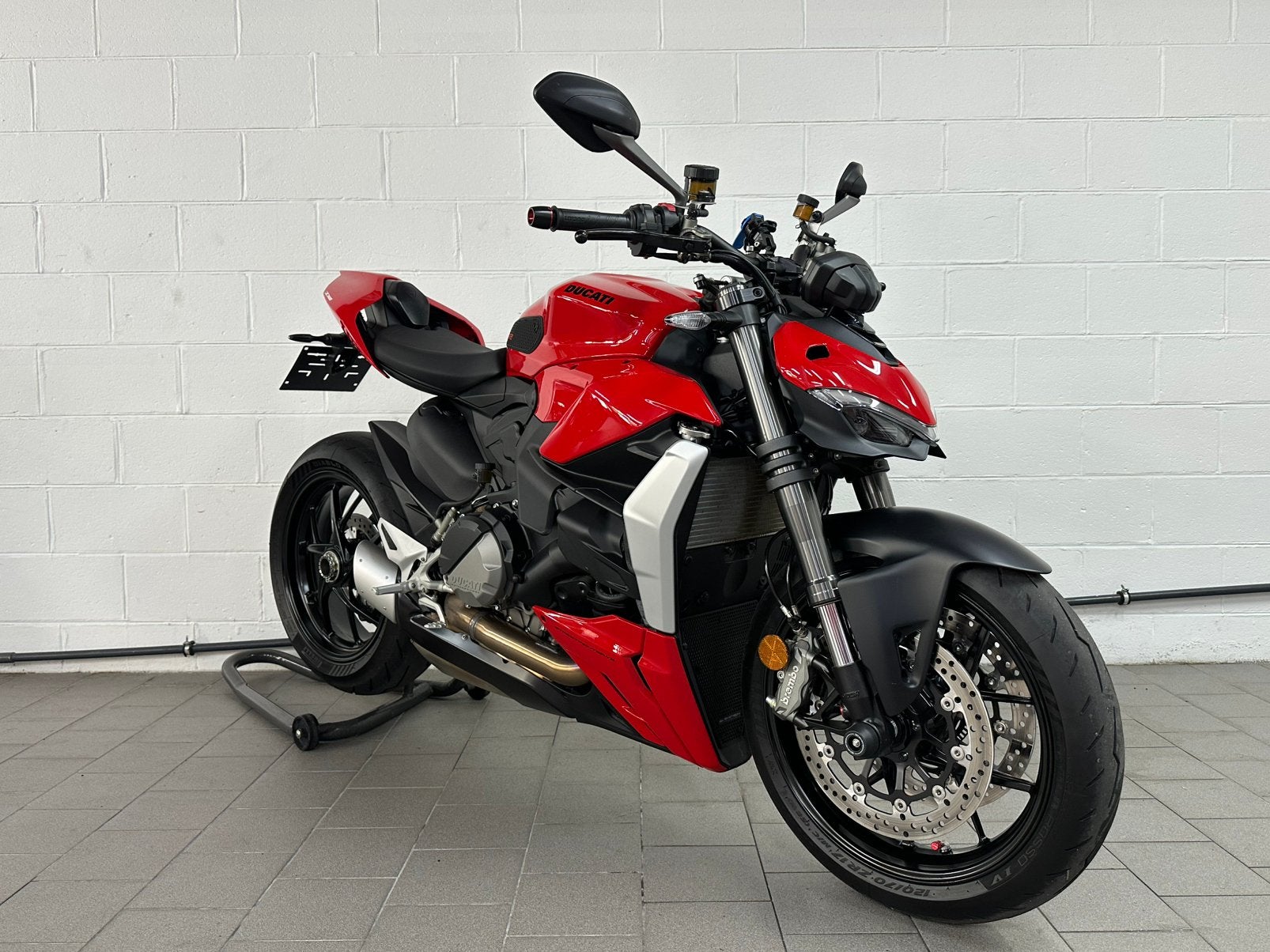 DUCATI STREETFIGHTER V2 ***DUCATI SAMBREVILLE***