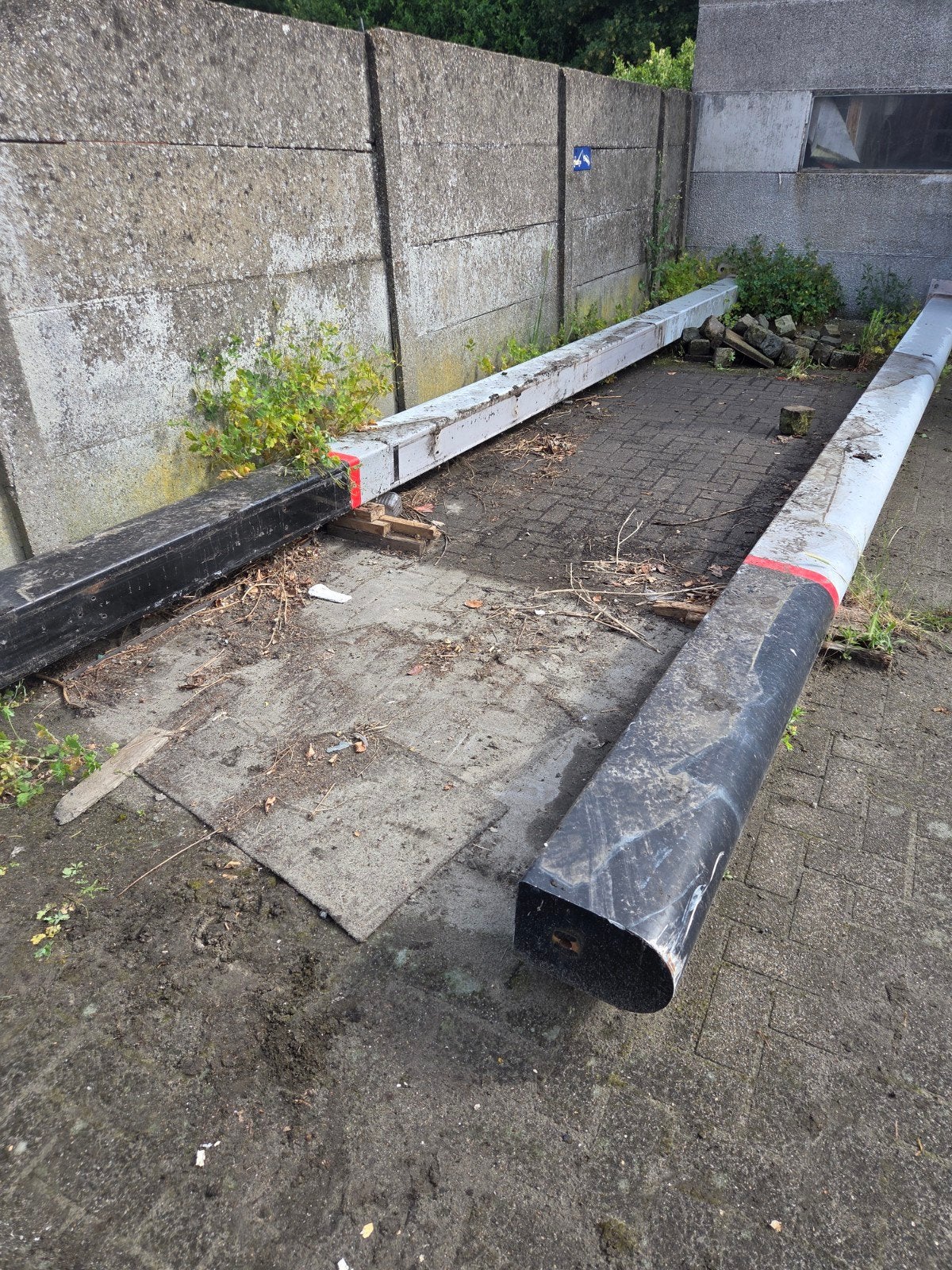Metalen palen, Ophalen