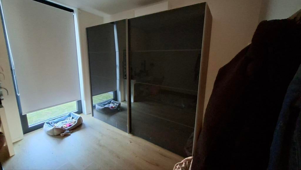 Zwarte kleerkast groot model, Enlèvement