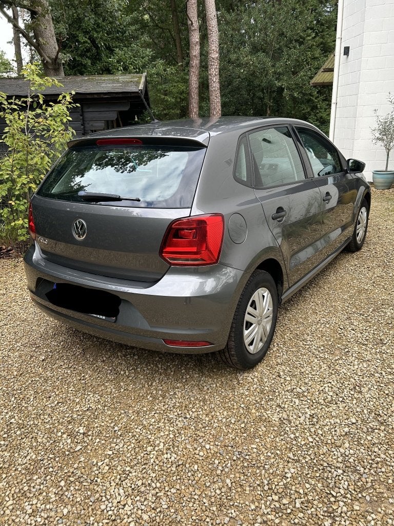 Volkswagen Polo 1.0 benzine – 2015 – 100.000 km – €7.500, Auto's, Stof, https://public.car-pass.be/verify/5954-6927-7864, Particulier
