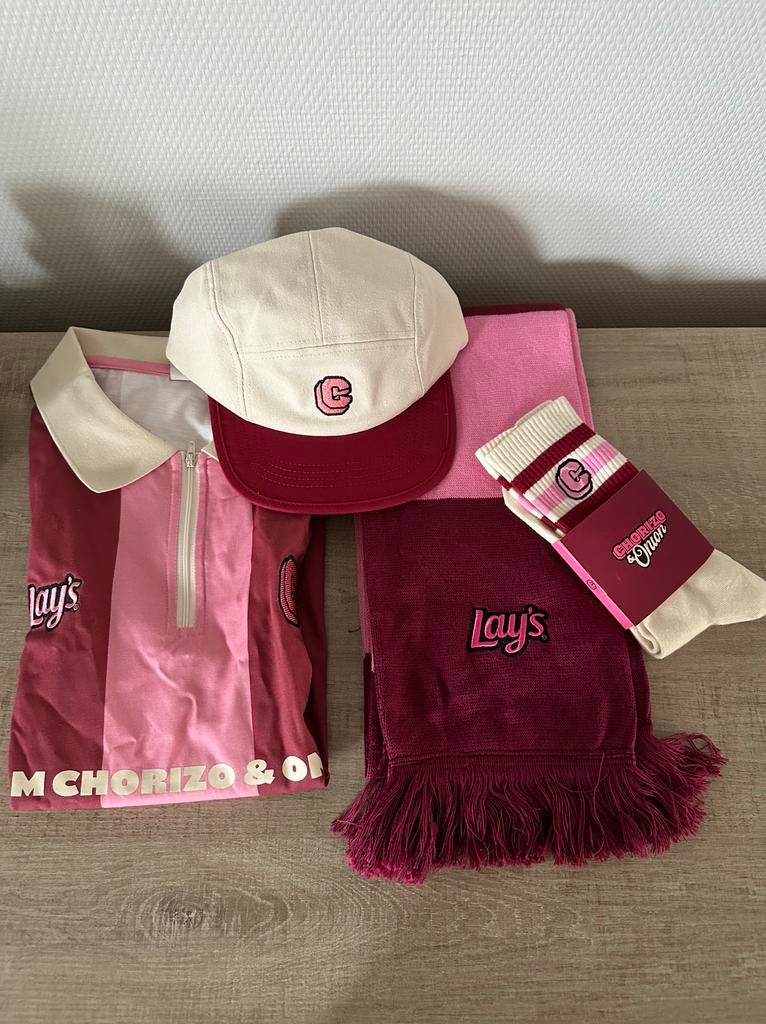 Maillot de baseball, écharpe, bas et chapeau pour femme, Enlèvement, Neuf, Taille 38/40 (M)