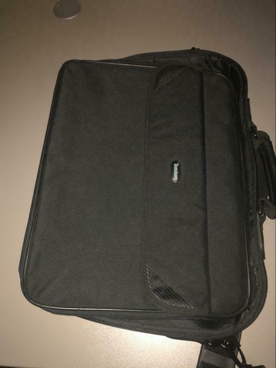 Laptoptas 2 stuks (nieuw !), Ophalen of Verzenden, 17 inch of meer, Nieuw, Schoudertas