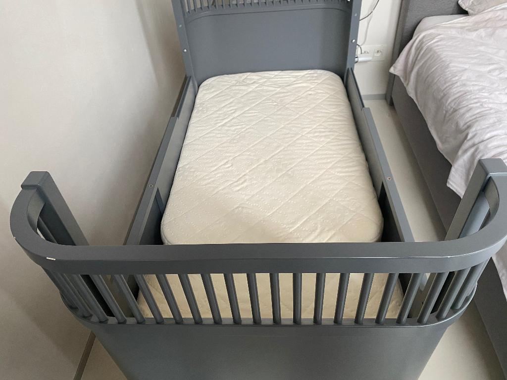 Sebra meegroeibedje, Matelas, 70 à 85 cm, Comme neuf, Enlèvement