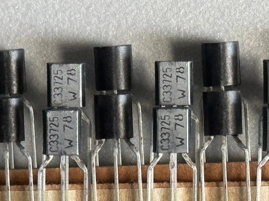 100 Transistoren BC337, Ophalen of Verzenden, Nieuw