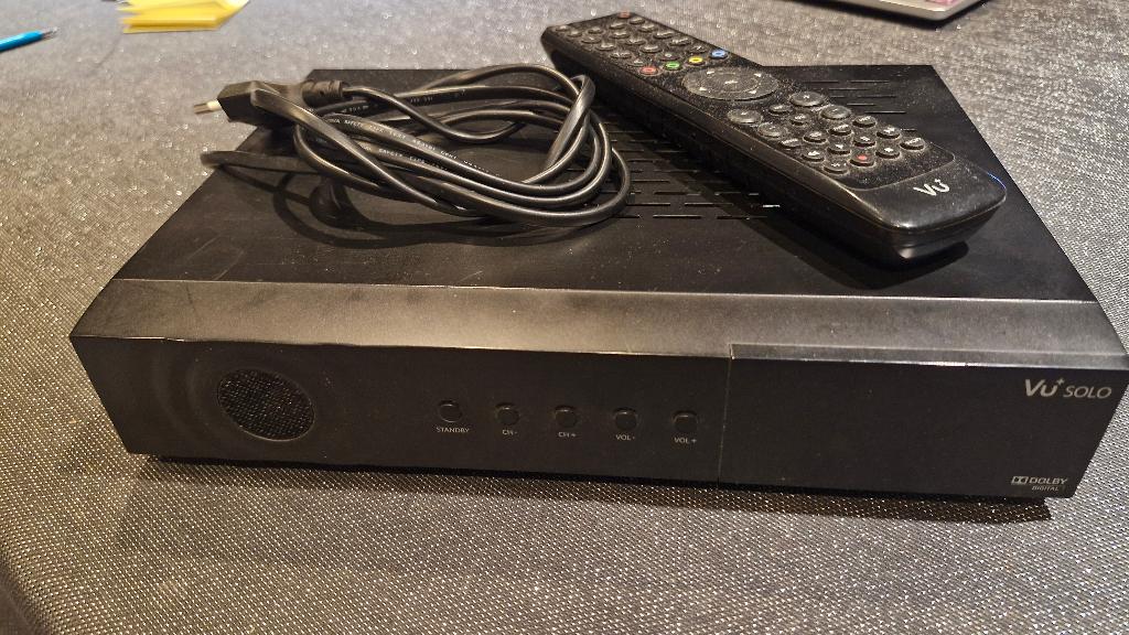 VU+ Solo, TV, Hi-fi & Vidéo, Décodeurs & Enregistreurs à disque dur, Enlèvement ou Envoi, Utilisé, Décodeur