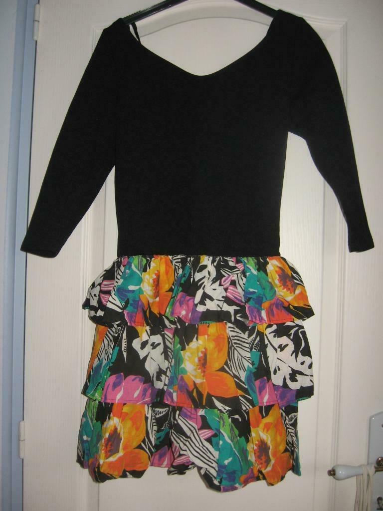 Jurk in Spaanse stijl met ruche aan de onderkant en voorzien, Kleding | Dames, Maat 38/40 (M), Overige kleuren, Nieuw, Ophalen of Verzenden