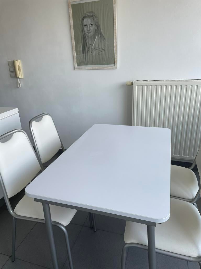 Keukentafel met 4 stoelen, Enlèvement, Comme neuf