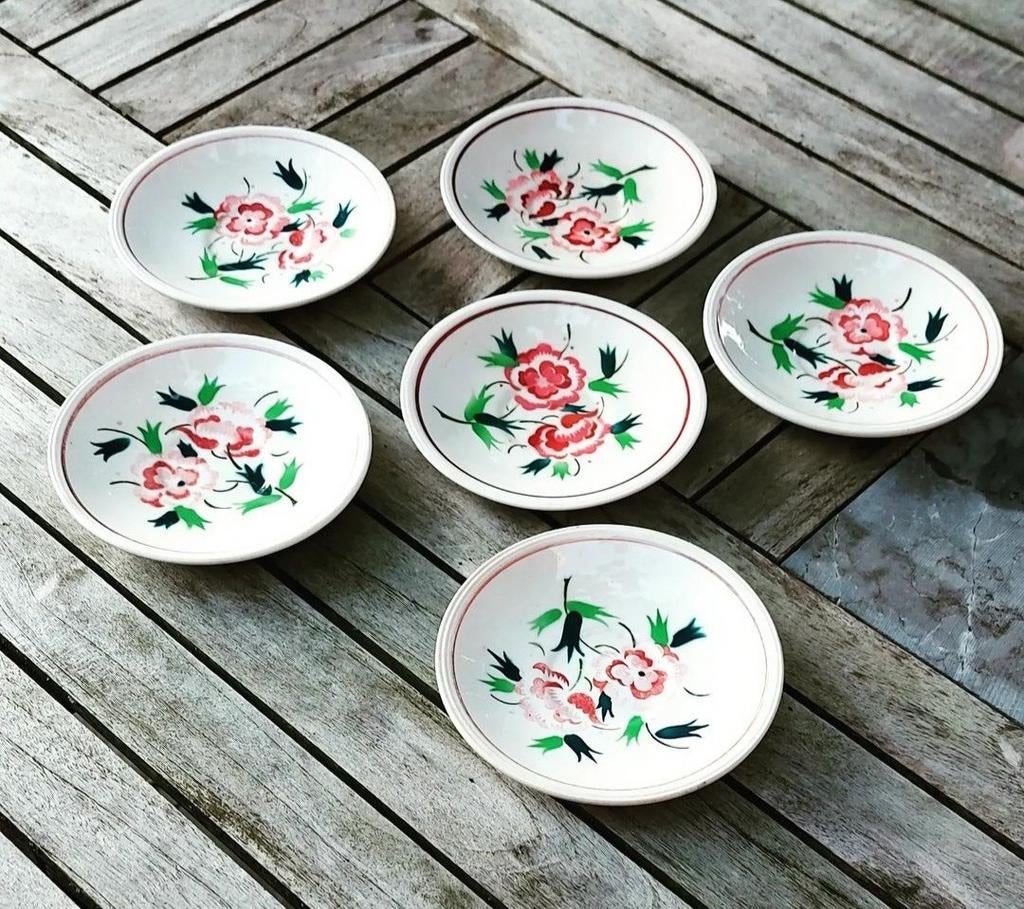 6 Boch bordjes, schoteltjes met rozerode bloemen, Antiek en Kunst, Antiek | Servies los, Ophalen of Verzenden