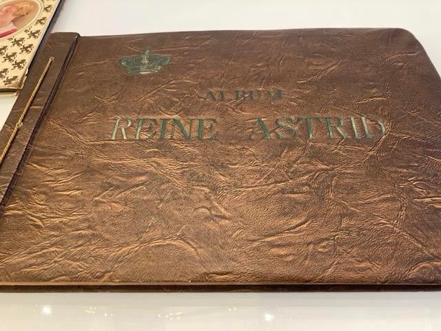 Oud foto/prentjes-boek van Reine Astrid, Verzamelen, Koningshuis en Royalty, Ophalen