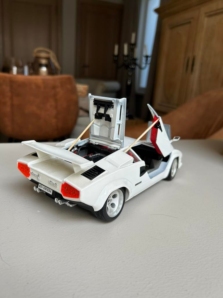 Bburago 1/18 Lamborghini Countach 5000 Quattrovalve 1988, Hobby & Loisirs créatifs, Enlèvement, Comme neuf