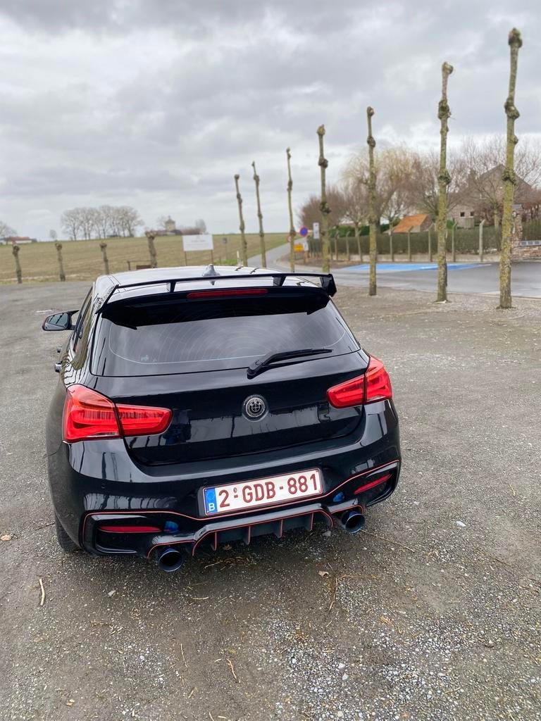 BMW F20 118i, Auto's, BMW, Particulier, 1 Reeks, Benzine, Euro 6, 5 deurs, Handgeschakeld, Zwart, Zwart, Achterwielaandrijving