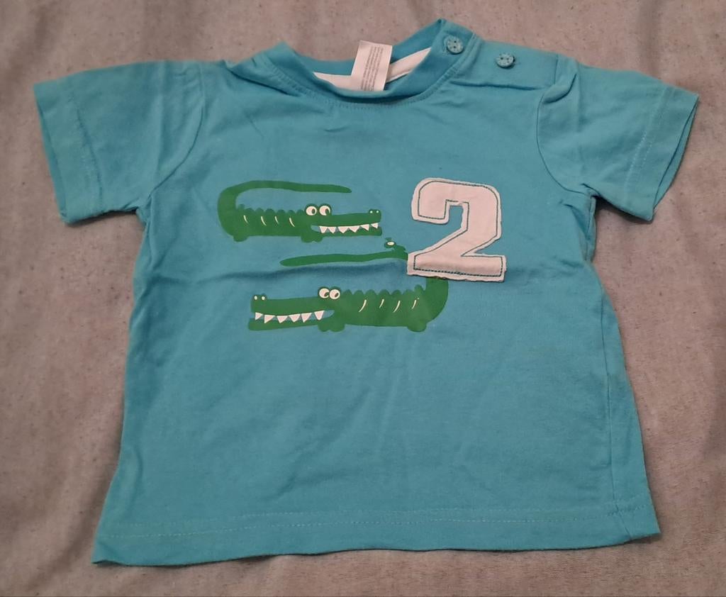 【T-shirt en crocodile (taille 80)], Enfants & Bébés, Vêtements de bébé | Taille 80, Garçon, C&A, Enlèvement ou Envoi, Comme neuf