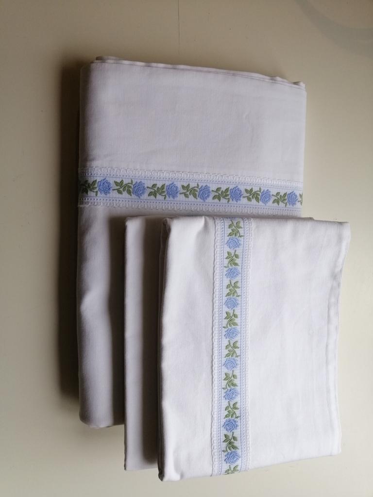 Drap de dessus + 2 taies pour lit d'1 personne, Enlèvement ou Envoi, Utilisé, Bleu