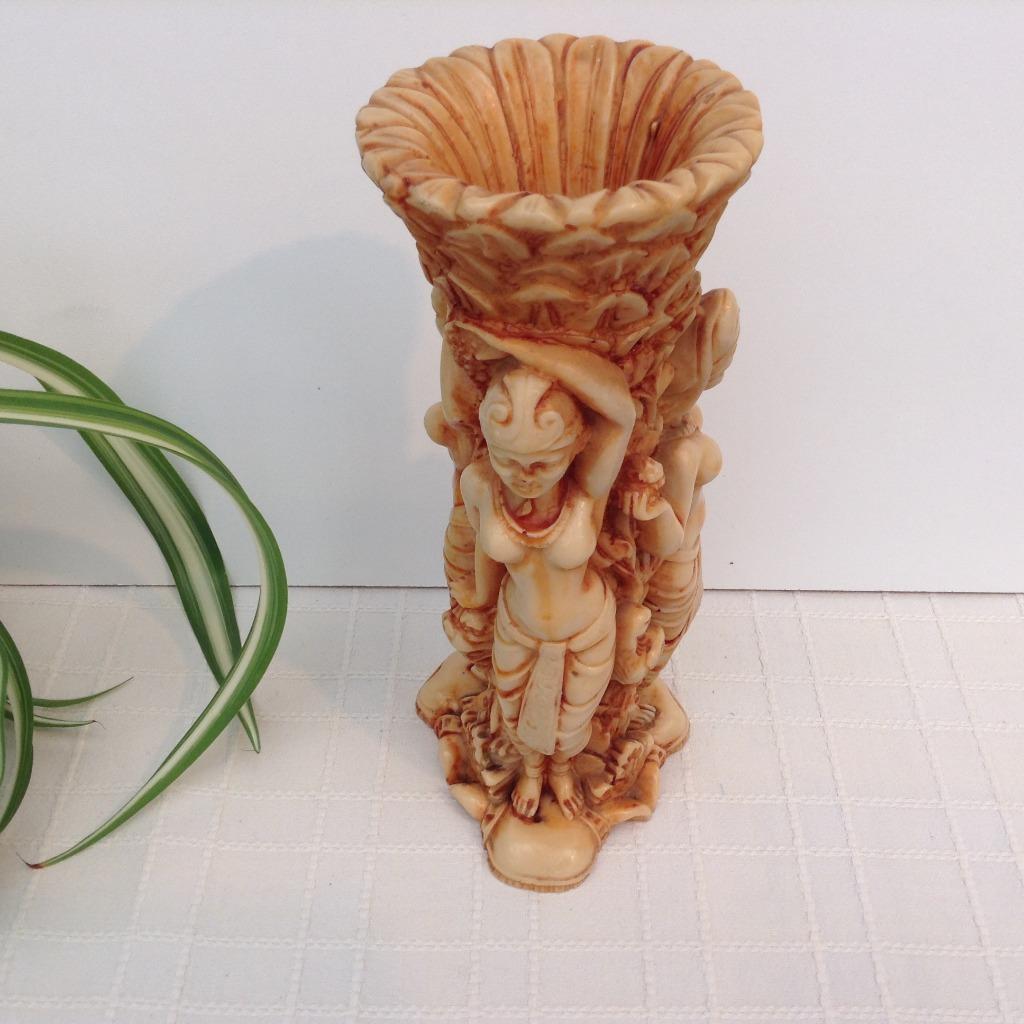 Vase vintage en polystone à trois déesses hindoues, Moins de 50 cm, Enlèvement ou Envoi, Utilisé, Autres matériaux