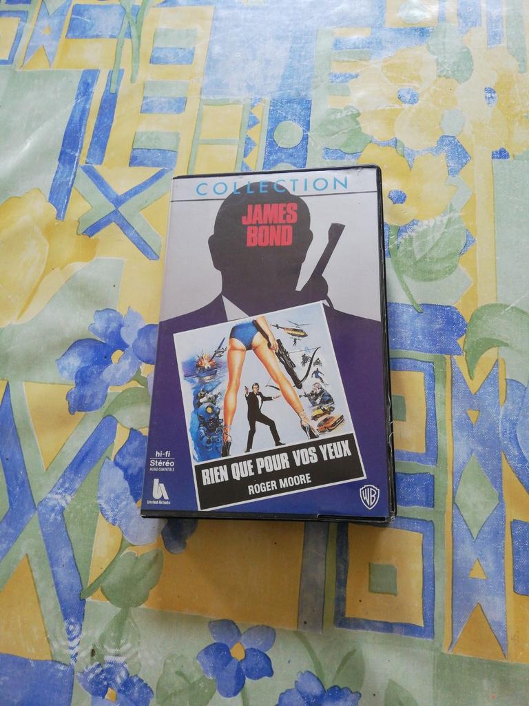 VHS. James Bond. Rien que pour vos yeux. No 12., Enlèvement ou Envoi, Comme neuf