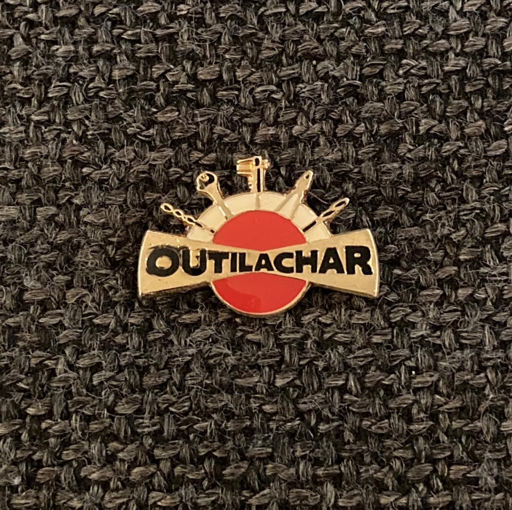 PIN - OUTILACHAR - BRICOLAGE - OUTILLAGE, Envoi, Utilisé, Autres sujets/thèmes, Insigne ou Pin's