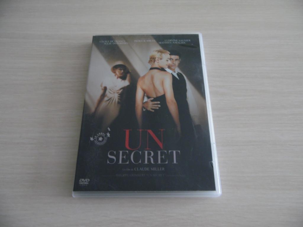 UN SECRET, Tous les âges, Enlèvement ou Envoi, Comme neuf, Drame
