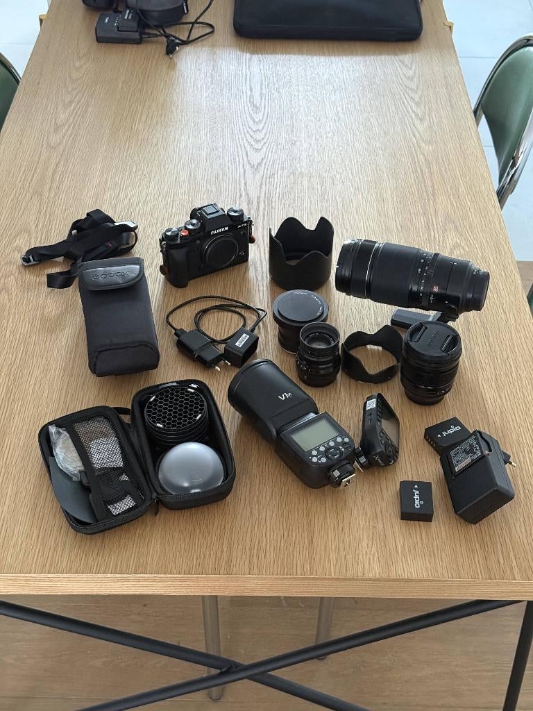 Fujifilm X-T3 / XF 50-140mm f/2.8 + 16mm f/1.4 + 35mm f/2, Ophalen of Verzenden, Zo goed als nieuw, Standaardlens