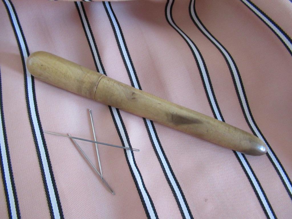 naaldenkoker-wortelhout-naaldenhouder-naaiaccessoire-VINTAGE, Ophalen of Verzenden