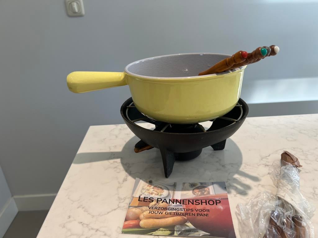 Poêle à fondue/caquelon sans marque en jaune Elysée 20 cm, Electroménager, Fondue, Comme neuf, Poêle à fondue, Brûleur, Enlèvement ou Envoi