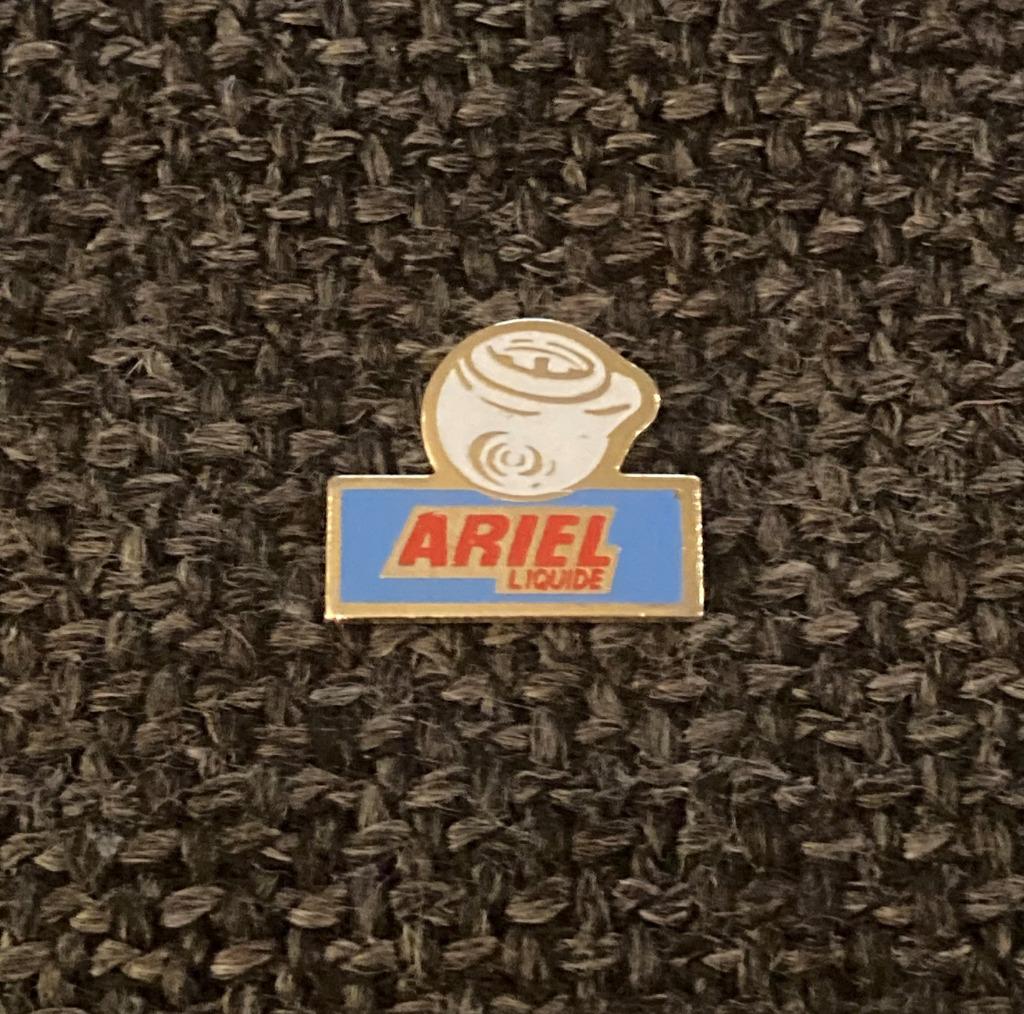 PIN - ARIEL LIQUIDE - WASMIDDEL - LESSIVE, Verzenden, Gebruikt, Merk, Speldje of Pin