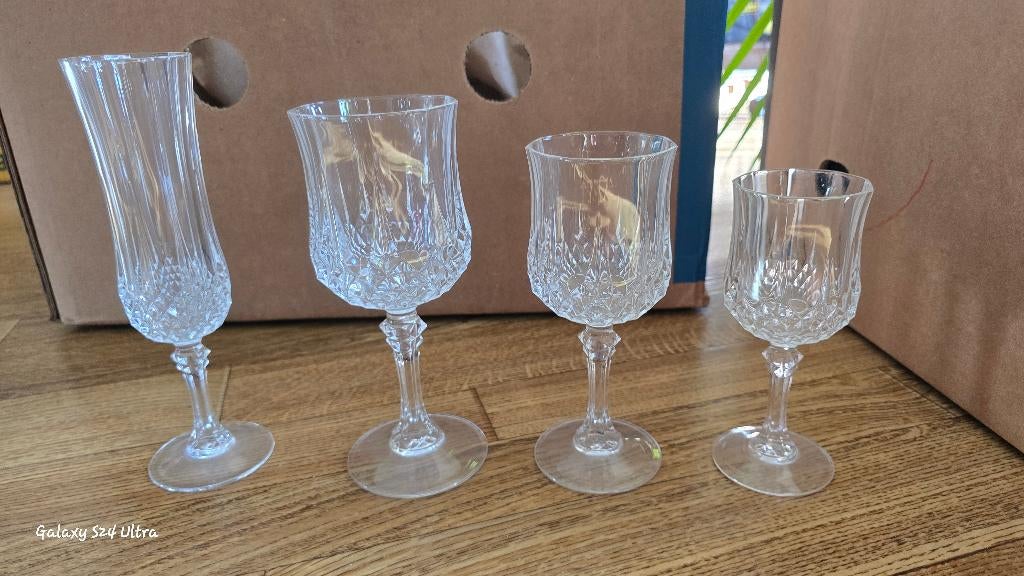 Service de verres en cristal d’Arques – Longchamp –57 pièces, Ophalen