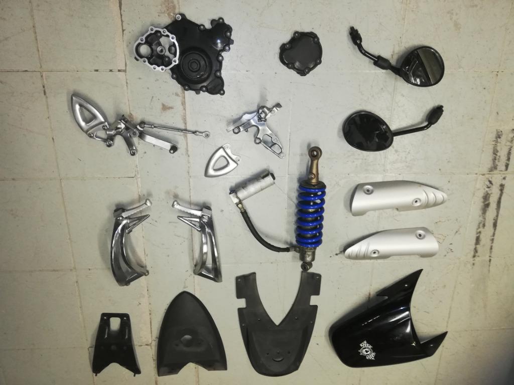 triumph speed triple 1050 van '05-'10 onderdelen, Enlèvement ou Envoi, Utilisé