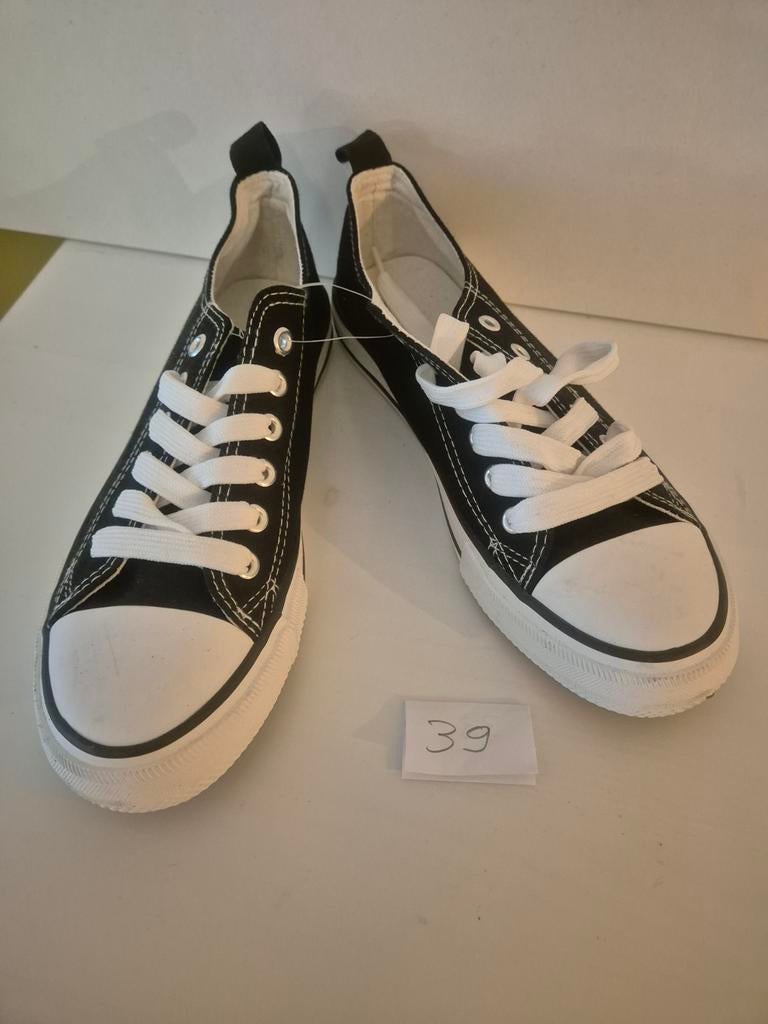 Nieuwe schoenen mt 39, Vêtements | Hommes, Chaussures, Neuf, Enlèvement ou Envoi, Chaussures de sport, Noir