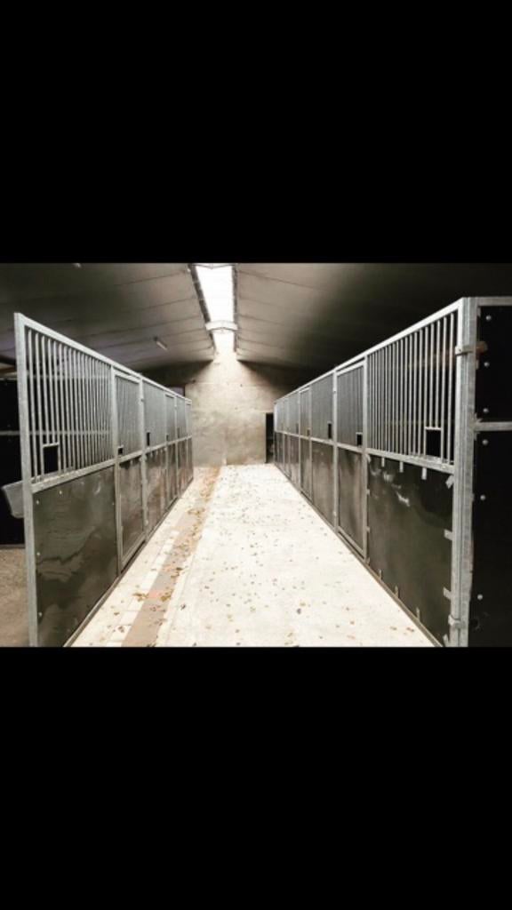 Verplaatsbare paardenstallen huren uit voorraad!!, Stalling, 1 paard of pony