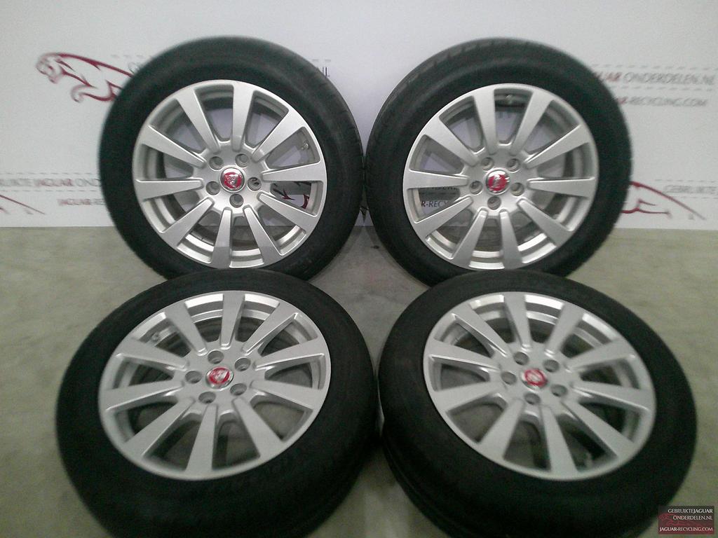 17″ Jaguar XE velgen set 10 spaak met Dunlop zomerbanden, Auto-onderdelen, Gebruikt, -, -, Banden en Velgen