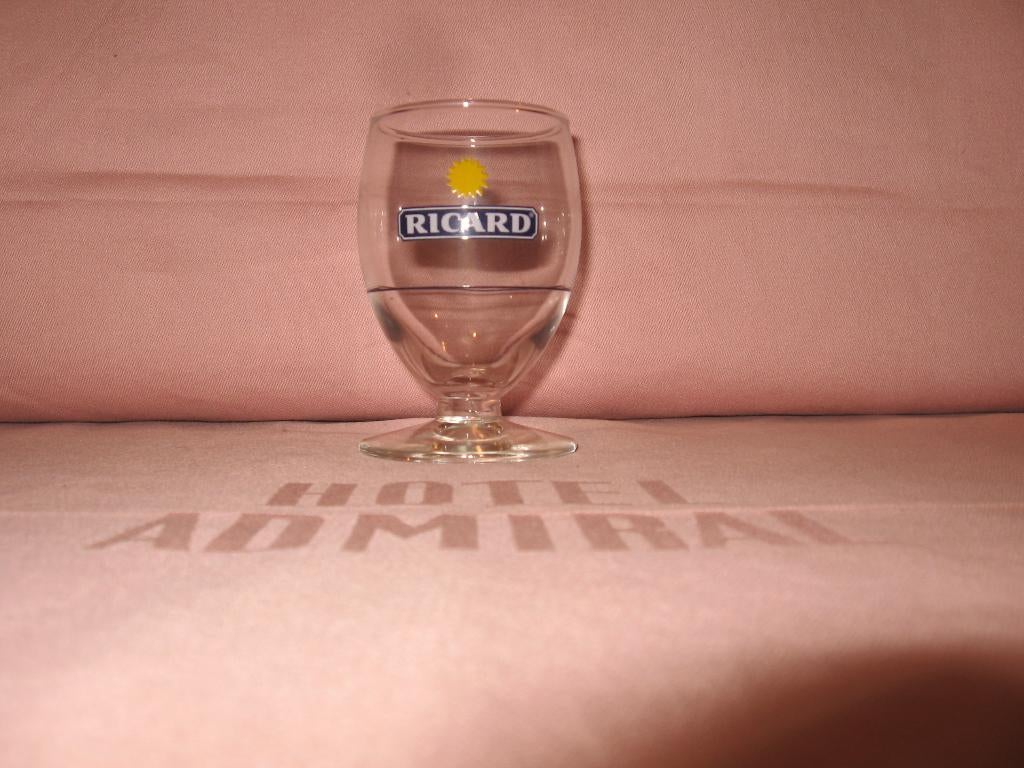 Petit ballon en verre Ricard avec soleil avec une barre., Enlèvement ou Envoi, Comme neuf, Ustensile