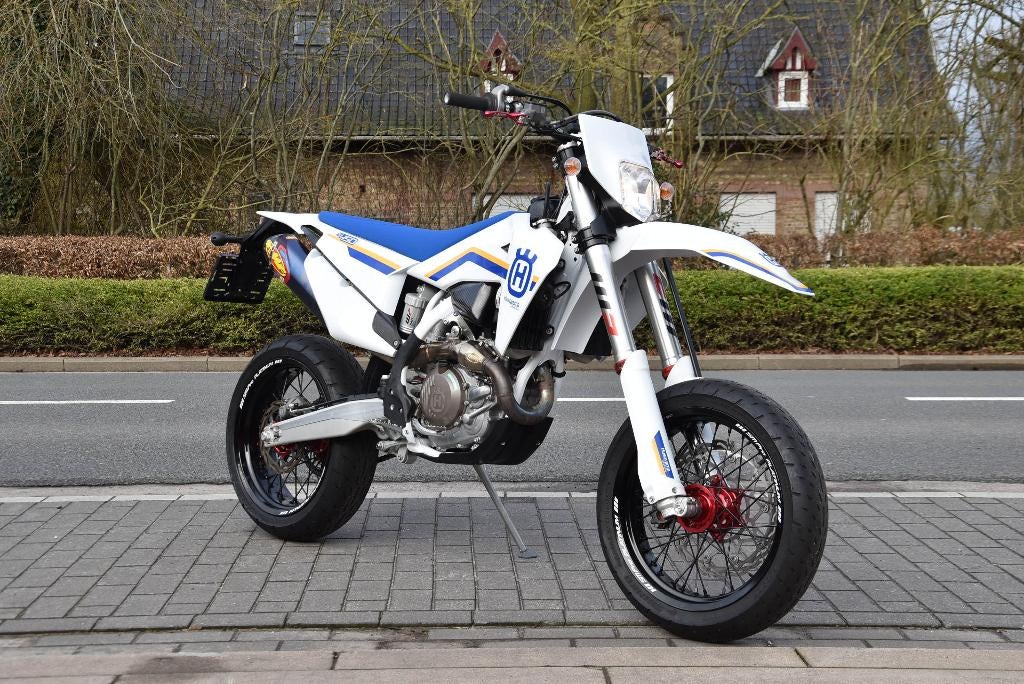 HUSQVARNA - FE 450 - SUPERMOTARD - A2 Rijbewijs, Motoren, 450 cc, Bedrijf, Minimaal motorrijbewijs A2, 1 cilinder