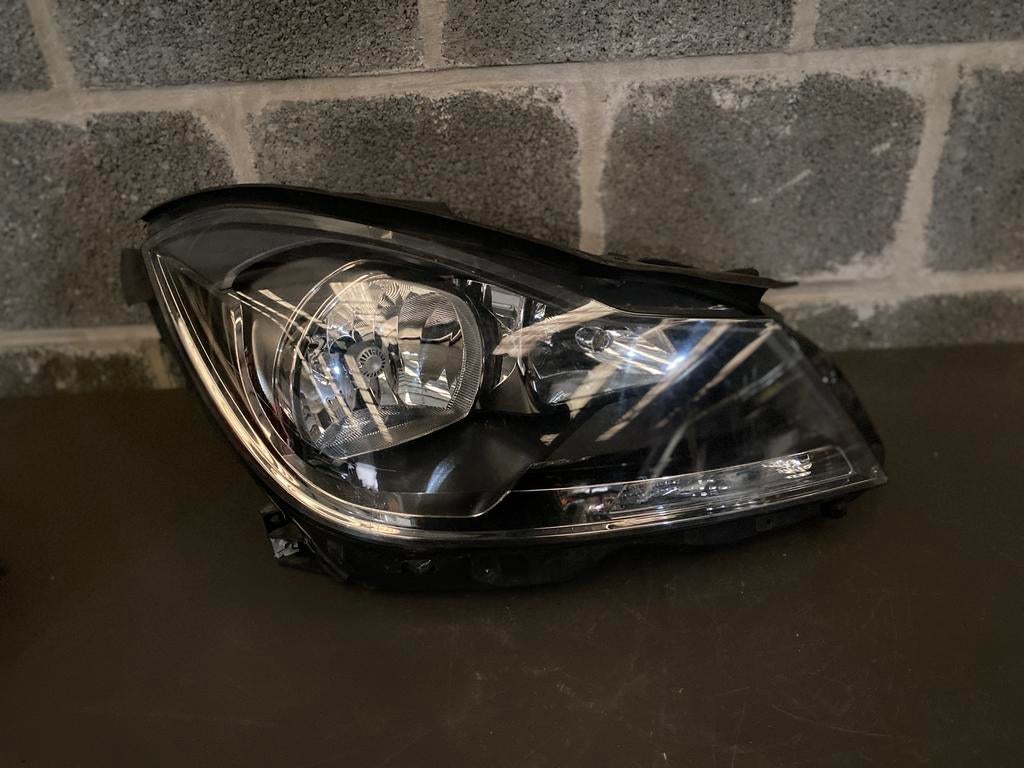 phare droit Mercedes w204 LCI A2048209659, Enlèvement, Utilisé, Mercedes-Benz